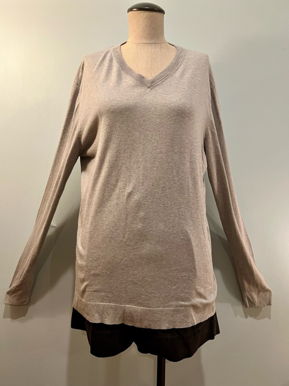 Kenneth Cole New York Light Gray V-Neck Sweater